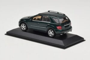 Mercedes ML 500 W164 Temno Zelena Minichamps 1:43 400034500 Kovina – slika 3 od 4