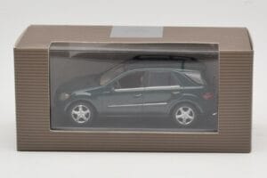 Mercedes ML 500 W164 Temno Zelena Minichamps 1:43 400034500 Kovina – slika 4 od 4