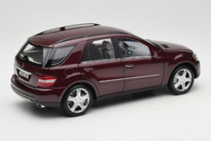 Mercedes ML W164 Red Metallic Minichamps 1:18 150034500 Kovina – slika 3 od 8