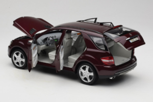Mercedes ML W164 Red Metallic Minichamps 1:18 150034500 Kovina – slika 5 od 8