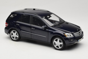 Mercedes ML W164 Tanzanite Blue Dealerska Izdaja Minichamps 1:18 B66962322 Kovina – slika 6 od 8