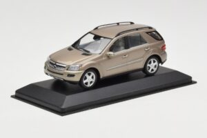 Mercedes ML W164 Bakren Metalik Minichamps 1:43 ML002 Kovina – slika 2 od 4