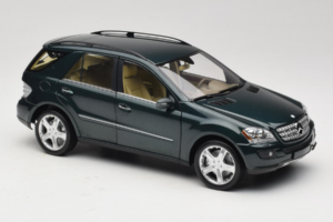Mercedes ML W164 Green Metallic Minichamps 1:18 150034502 Kovina – slika 6 od 8