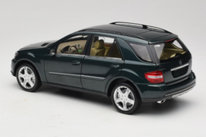 Mercedes ML W164 Green Metallic Minichamps 1:18 150034502 Kovina – slika 7 od 8