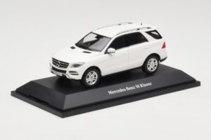 Mercedes ML W166 Calcit White Minichamps 1:43 B66960062 Kovina – slika 2 od 4