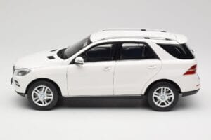 Mercedes ML W166 Bel Minichamps 1:18 100030101 Kovina – slika 4 od 8
