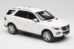 Mercedes ML W166 Bel Minichamps 1:18 100030101 Kovina – slika 6 od 8