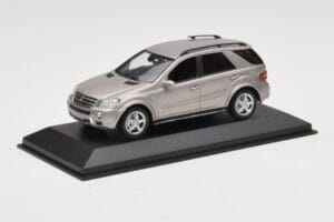 Mercedes ML63 AMG W164 Siva Metalik Minichamps 1:43 400034570 Kovina – slika 2 od 4