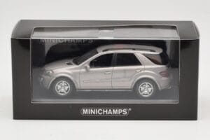 Mercedes ML63 AMG W164 Siva Metalik Minichamps 1:43 400034570 Kovina – slika 4 od 4
