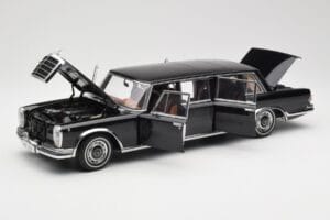 Mercedes 600 Pullman W100 Črn AUTOart 1:18 76197 Kovina – slika 2 od 8