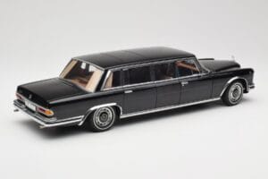 Mercedes 600 Pullman W100 Črn AUTOart 1:18 76197 Kovina – slika 3 od 8