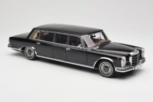 Mercedes 600 Pullman W100 Črn AUTOart 1:18 76197 Kovina – slika 6 od 8