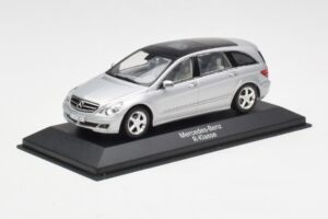 Mercedes R-Class W251 Iridium Silver Minichamps 1:43 B66962214 Kovina – slika 2 od 4