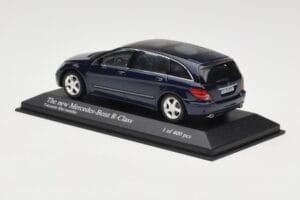 Mercedes R-Class W251 Tanzanite Blue Minichamps 1:43 B66962215 Kovina – slika 3 od 4