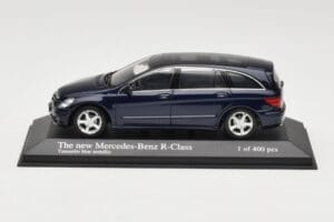 Mercedes R-Class W251 Tanzanite Blue Minichamps 1:43 B66962215 Kovina