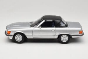 Mercedes R107 380 SL Srebrna Norev 1:18 183725 Kovina – slika 4 od 8