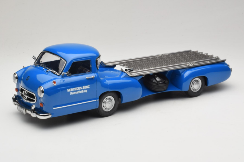 Mercedes Renntransporter Blaues Wunder iScale 1:18 118000000006-P1 Kovina