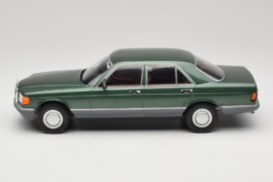 Mercedes S-Class W126 Metallic Green MCG 1:18 MCG18549 Kovina – slika 3 od 6