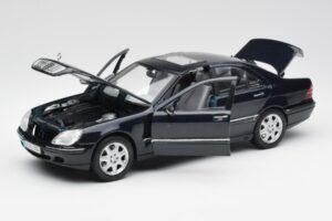 Mercedes S-Class W220 Moder Maisto 1:18 56051 Kovina – slika 2 od 8