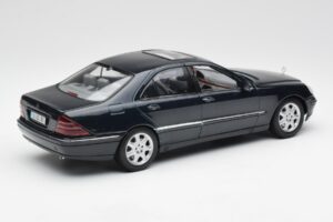 Mercedes S-Class W220 Moder Maisto 1:18 56051 Kovina – slika 3 od 8