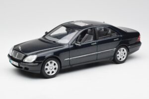 Mercedes S-Class W220 Moder Maisto 1:18 56051 Kovina