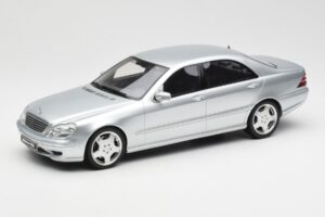 Mercedes AMG S55 W220 Srebrn Otto 1:18 OT292 Smola