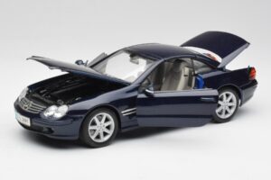 Mercedes SL 500 R230 Moder Maisto 1:18 B66962126 Kovina – slika 2 od 8