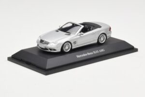 Mercedes SL 55 AMG R230 Srebrna Minichamps 1:43 B66962347 Kovina – slika 2 od 4