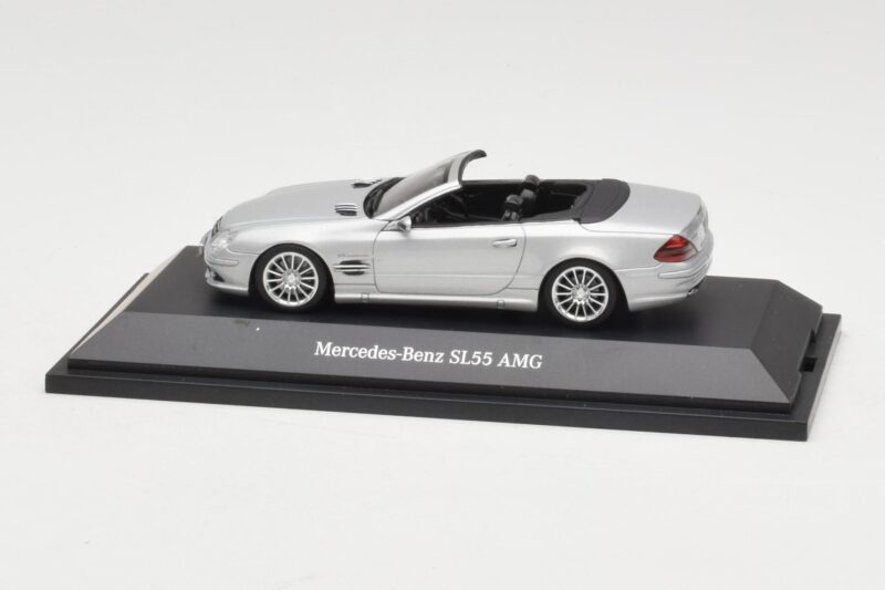 Mercedes SL 55 AMG R230 Srebrna Minichamps 1:43 B66962347 Kovina