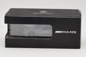 Mercedes SL 63 AMG R230 Silver Metallic Minichamps 1:43 B66960018 Kovina – slika 4 od 4