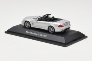 Mercedes SL 65 AMG R230 Srebrna Minichamps 1:43 B66960601 Kovina – slika 3 od 4