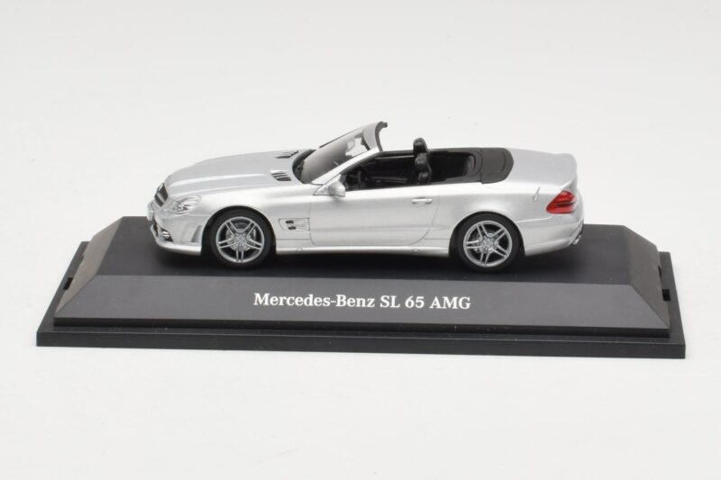 Mercedes SL 65 AMG R230 Srebrna Minichamps 1:43 B66960601 Kovina