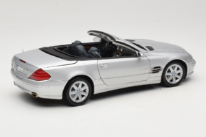 Mercedes SL R129 Srebrn Minichamps 1:18 B66962133 Kovina – slika 4 od 10