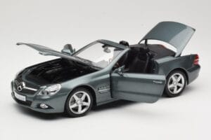 Mercedes SL R230 Amiant Green Minichamps 1:18 B66962389 Kovina – slika 2 od 8