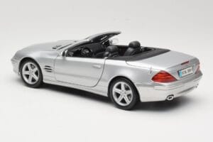Mercedes SL R230 Srebrn Maisto 1:18 B66962125 Kovina – slika 7 od 8