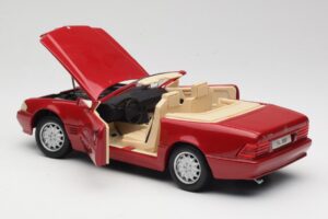 Mercedes SL500 R129 Rdeč Revell 1:18 08927 Kovina – slika 5 od 8