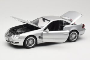 Mercedes SL55 AMG R230 Srebrna Maisto 1:18 36894 Kovina – slika 2 od 8