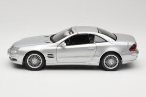 Mercedes SL55 AMG R230 Srebrna Maisto 1:18 36894 Kovina – slika 4 od 8