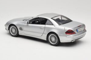 Mercedes SL55 AMG R230 Srebrna Maisto 1:18 36894 Kovina – slika 7 od 8