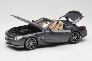 Mercedes SL65 AMG Black Series R230 Matte Black Maisto 1:18 36198 Kovina – slika 2 od 8