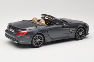 Mercedes SL65 AMG Black Series R230 Matte Black Maisto 1:18 36198 Kovina – slika 3 od 8