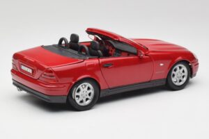 Mercedes SLK 230 R170 Rdeč Maisto 1:18 56023 Kovina – slika 4 od 9
