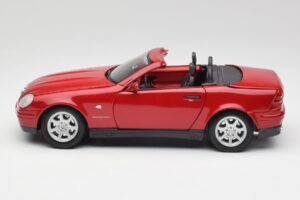 Mercedes SLK 230 R170 Rdeč Maisto 1:18 56023 Kovina – slika 5 od 9