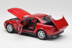 Mercedes SLK 230 R170 Rdeč Maisto 1:18 56023 Kovina – slika 6 od 9
