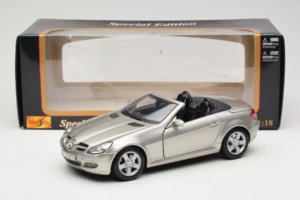 Mercedes SLK R171 Svetlo Bronasta Metalik Maisto 1:18 31674-R1 Kovina – slika 8 od 8
