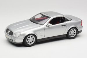 Mercedes SLK R170 Roadster Srebrn Maisto 1:18 31674 Kovina