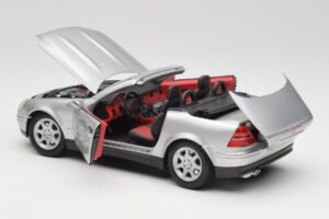 Mercedes SLK R170 Roadster Srebrn Maisto 1:18 31674 Kovina – slika 7 od 9