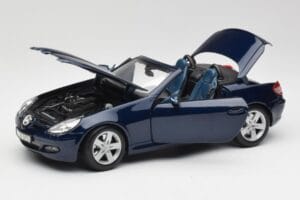 Mercedes SLK R171 Moder Maisto 1:18 B66962190 Kovina – slika 2 od 8