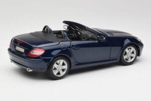 Mercedes SLK R171 Moder Maisto 1:18 B66962190 Kovina – slika 3 od 8