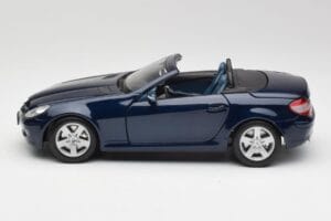 Mercedes SLK R171 Moder Maisto 1:18 B66962190 Kovina – slika 4 od 8